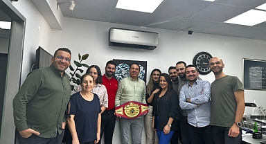 Profesyonel Boks Süper Orta Siklet Avrupa Şampiyonu Yiğit Yazıcı, Elite Diamond'ı Ziyaret Etti