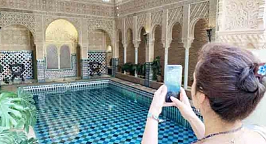 Granada'daki Elhamra'nın Bir Kopyası: Bir Sevillalı'nın Tutkusu