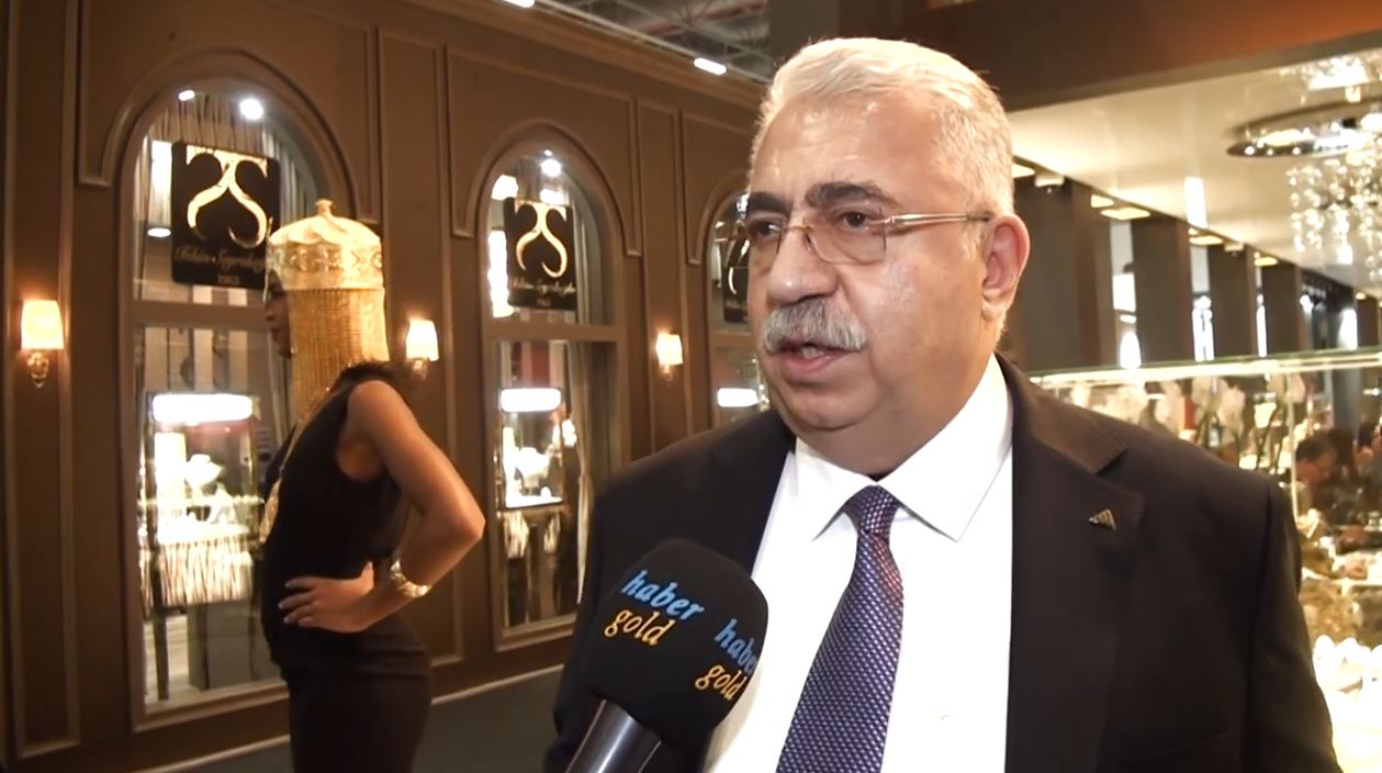 Ahmet Ahlatcı: Mustafa Kamar'a "Oligark" kelimesinin ne demek olduğunu öğrenmesini tavsiye ediyoruz