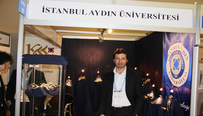Biz Üniversite olarak, dün destanlarla, bu gün türkülerle Fuardayız