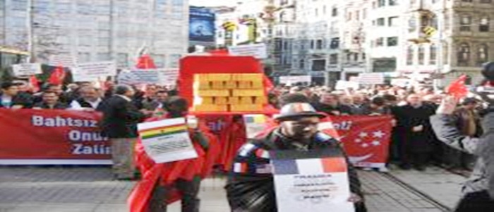 Fransa'ya 'altınlı' protesto
