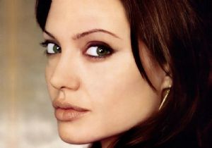 Angelina Jolie ölüyor