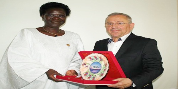 Burkina Faso'dan İzmirli işadamlarına altın yatırımı daveti