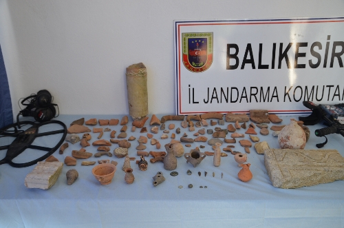 Ayvalık'ta 2 bin 600 yıllık sikkeler ele geçirildi
